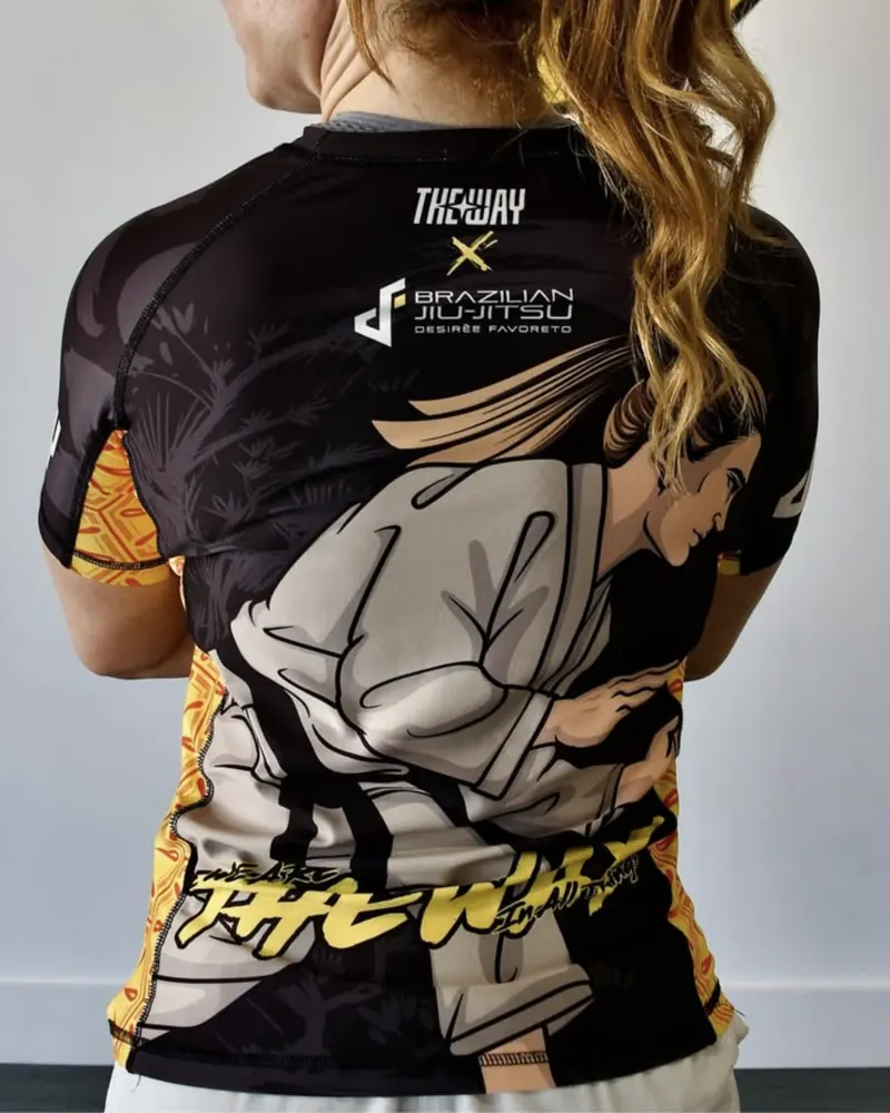 Rashguard de diseño completo con ilustración de dos practicantes de jiu jitsu, espalda